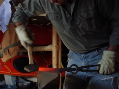 Über die Verwandlung Ihrer Garage in eine Schmiede: Holzwerkstatt