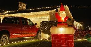 WAYS TO DECORATE YOUR GARAGE IN CHRISTMAS